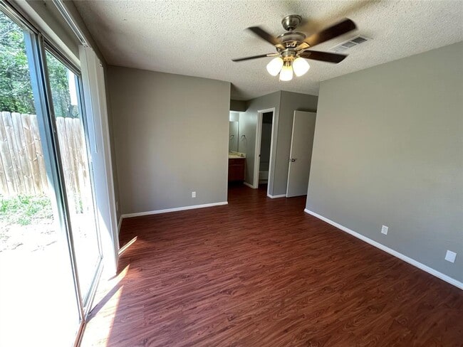 Building Photo - 7214 Lilac Ln