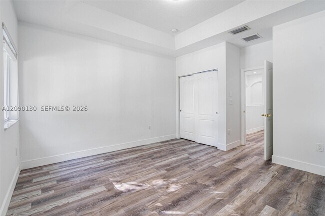 Building Photo - 16350 SW 50th Terrace