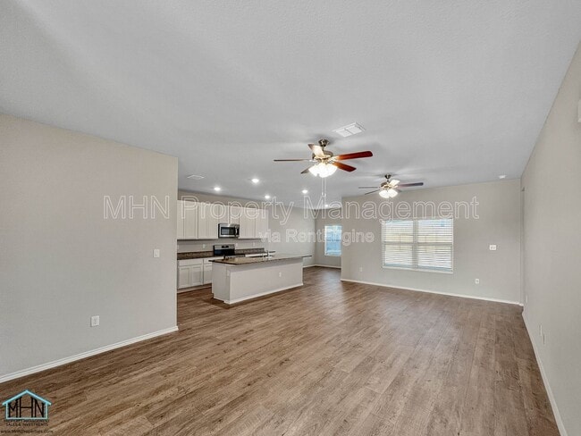 Building Photo - 1200 Legend Pass