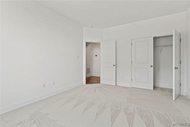 Building Photo - 13808 Village View Dr