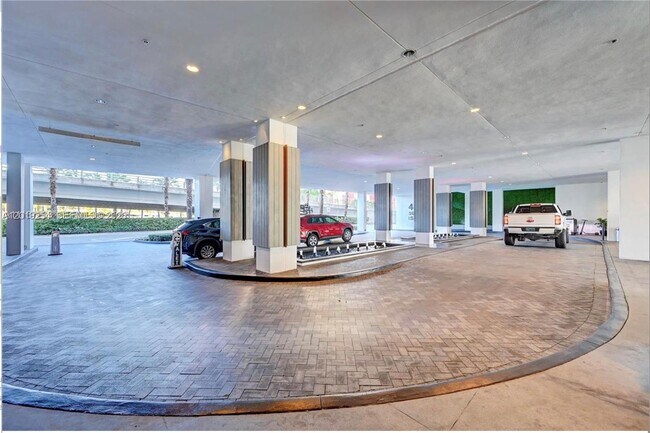 Building Photo - 400 Sunny Isles Blvd