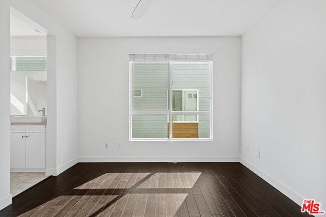 Building Photo - 5637 W Observation Ln