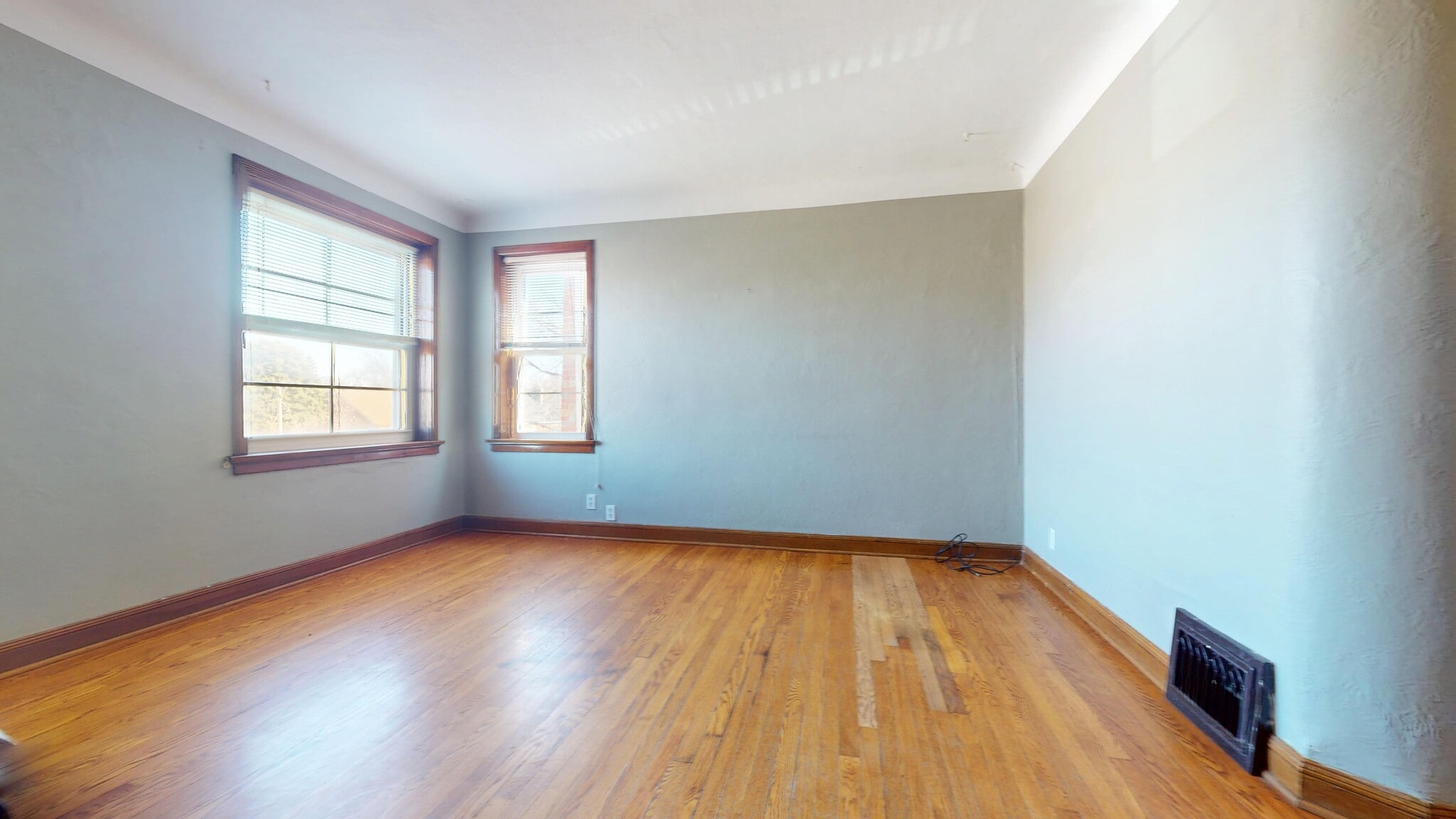 Building Photo - 5816 Mardel Ave