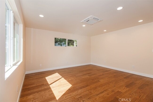 Building Photo - 319 N Shelton St