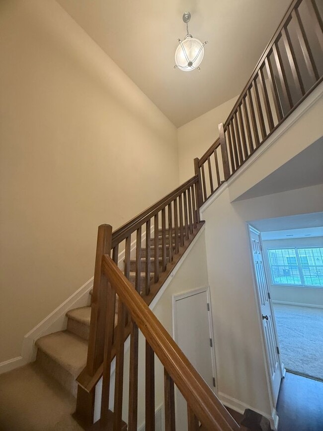 Building Photo - FOR RENT-Available Now! 3 Bed / 2.5 Bath Town-home