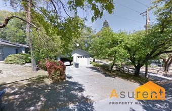 Building Photo - Fully Remodeled Duplex Available Now!