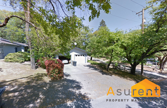 Building Photo - Fully Remodeled Duplex Available Soon!