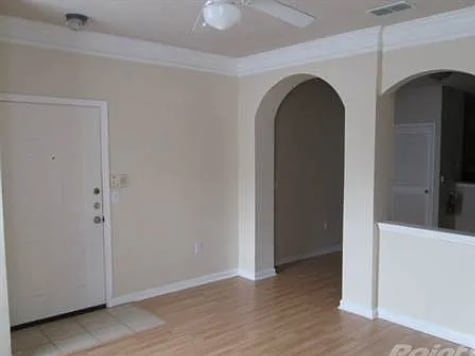 Building Photo - 18021 Villa Creek Dr