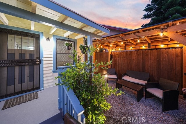 Building Photo - 1146 N Loma Vista Dr