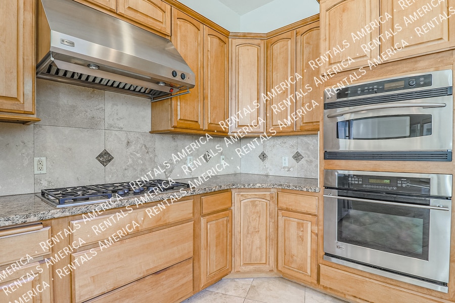 Building Photo - 14136 E Gloria Ln