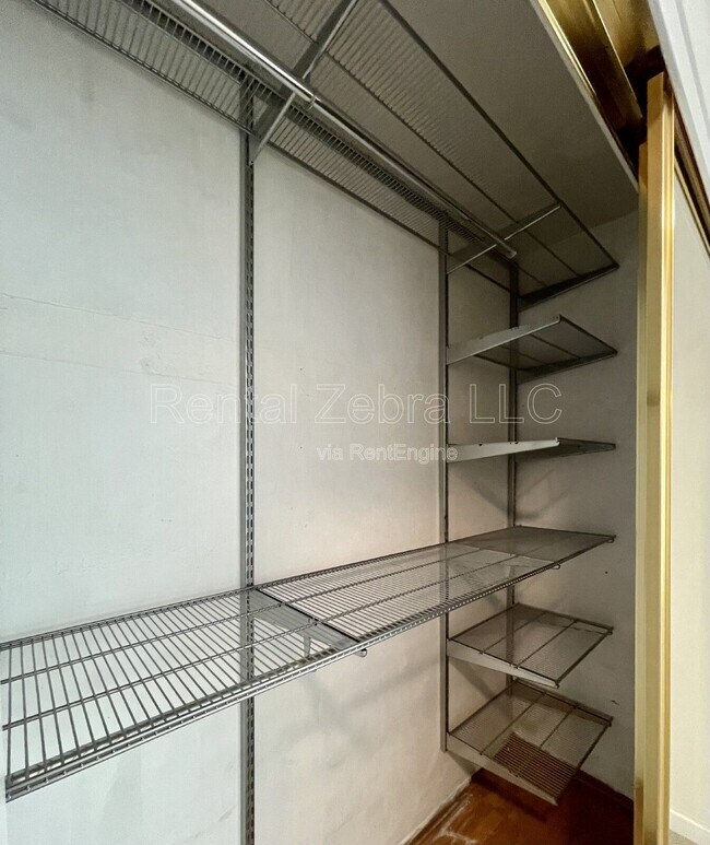 Building Photo - 626 Huntleigh Dr