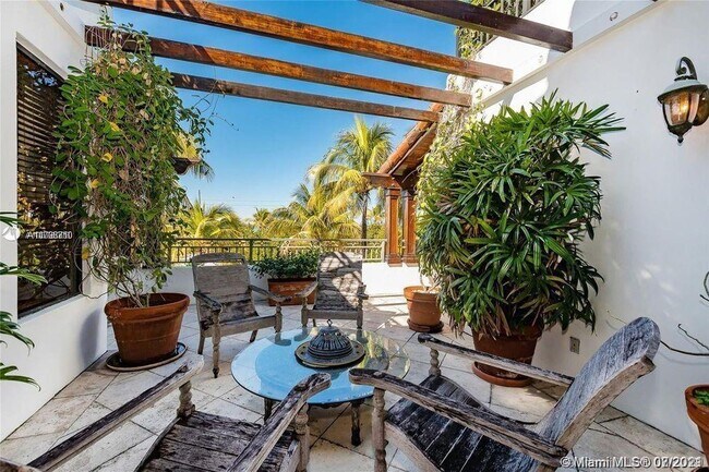 Building Photo - 181 Harbor Dr