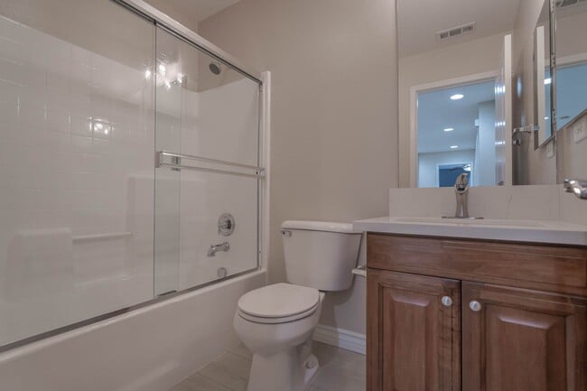 Building Photo - COMING SOON! Charming 3-Bedroom Townhome w...