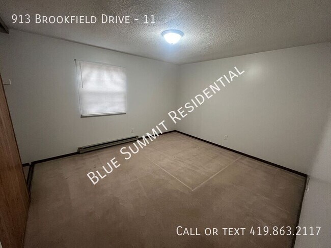 Building Photo - 913 Brookfield Dr