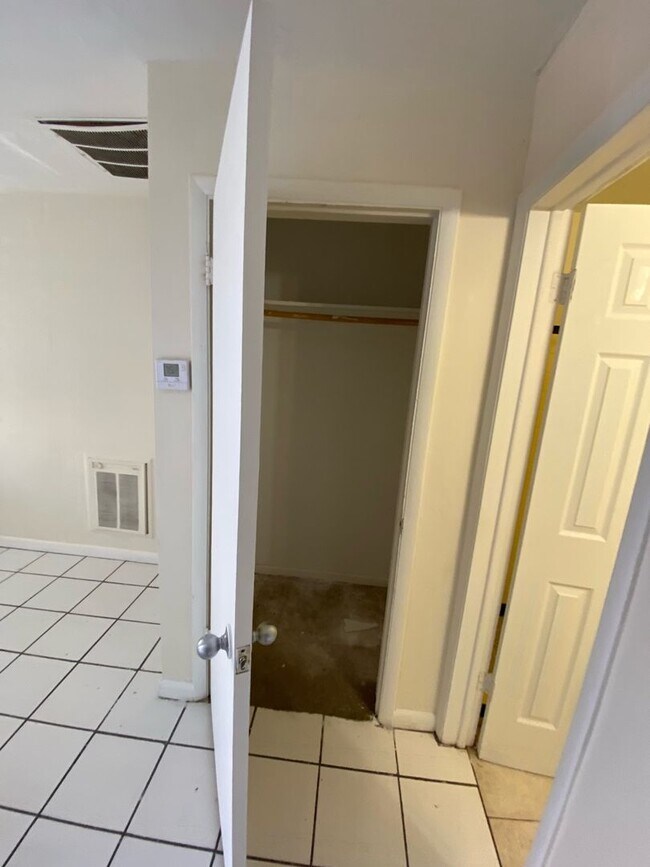 Building Photo - 139 W 28th St