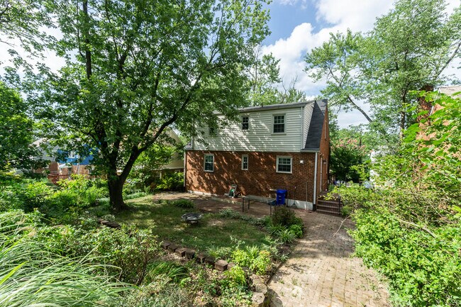 Building Photo - 5709 Newton St