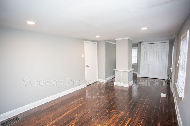 Building Photo - 220 S Church St