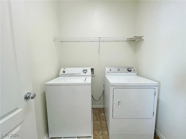 Building Photo - 10032 Pimera Alta St