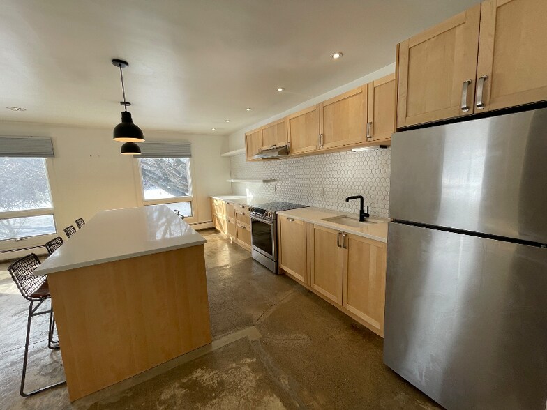 Building Photo - 1575 Cherboneau Pl