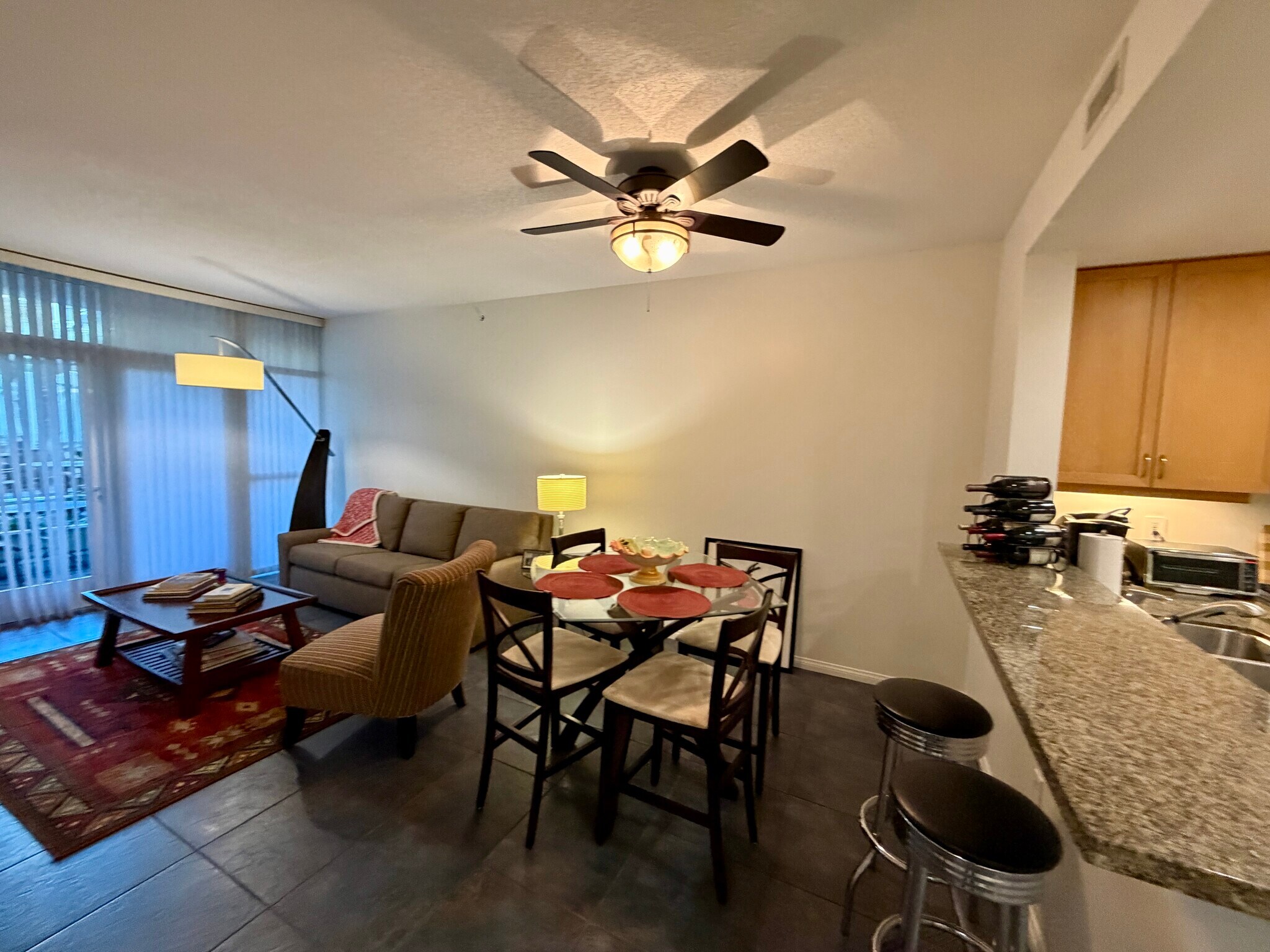 Building Photo - 850 Beech St