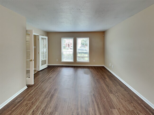 Building Photo - 26887 Castlecliff Ln