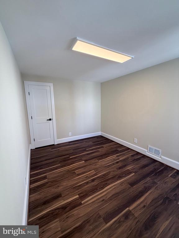 Building Photo - 216 S Henry St