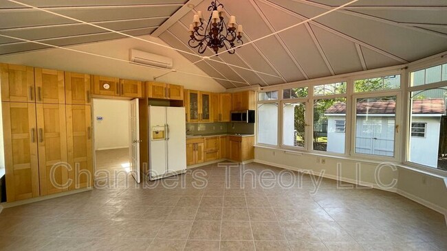 Building Photo - 10130 Blake Ln