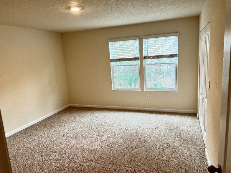 Building Photo - 64 Pasadena Dr