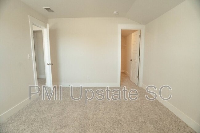 Building Photo - 35 Galley Ln