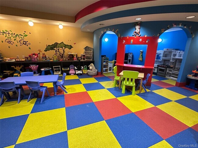 Building Photo - 10 City Pl