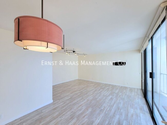 Building Photo - 2601 E Ocean Blvd