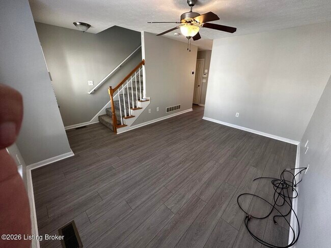 Building Photo - 402 Clare Ln