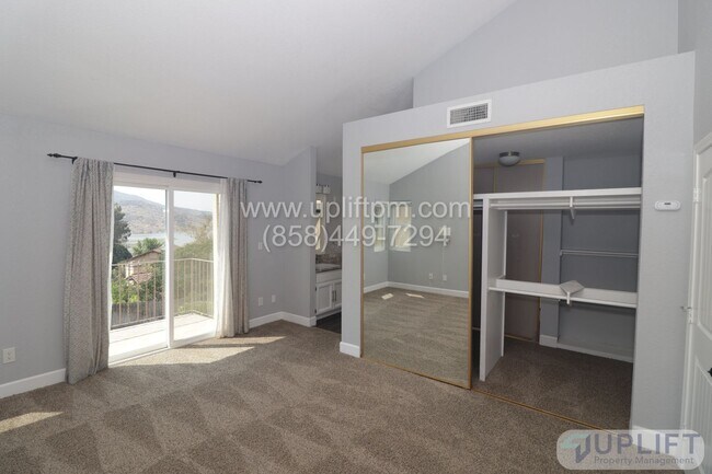 Building Photo - Beautiful Spring Valley home, tri floor 4 ...