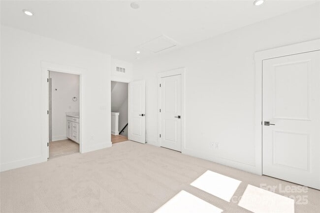 Building Photo - 417 Blairhill Rd