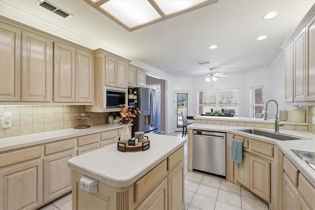 Building Photo - 113 Green Oaks Ct