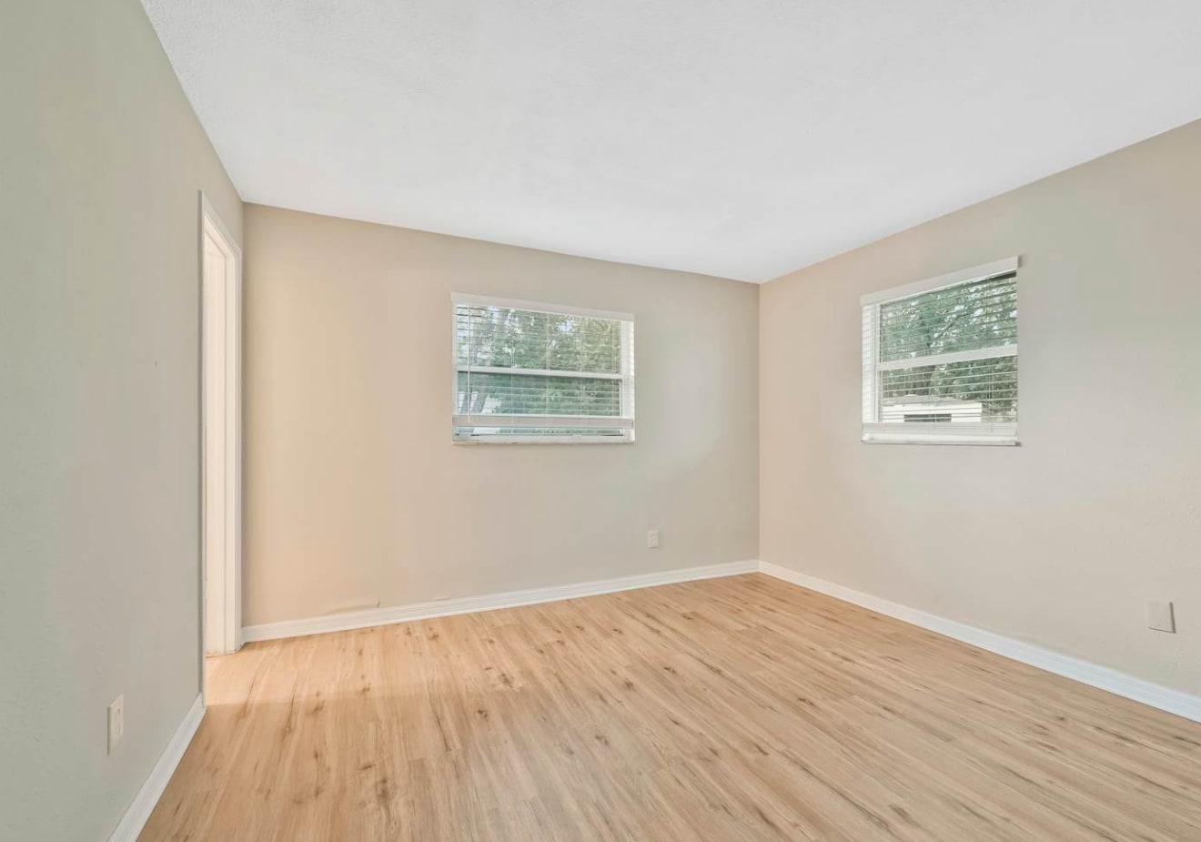 Building Photo - 1310 Celia Way