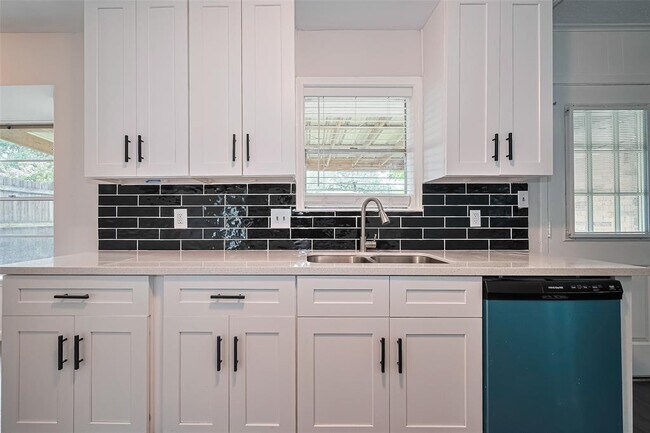 Building Photo - 14319 Waterville Way