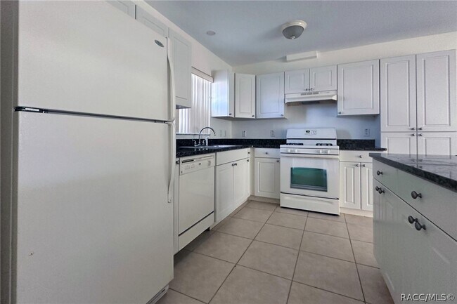 Building Photo - 4450 E Windmill Dr