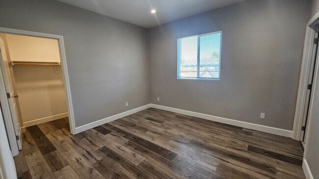 Building Photo - 1536 E