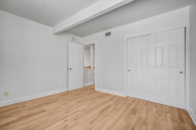 Building Photo - 6 Canal Cir