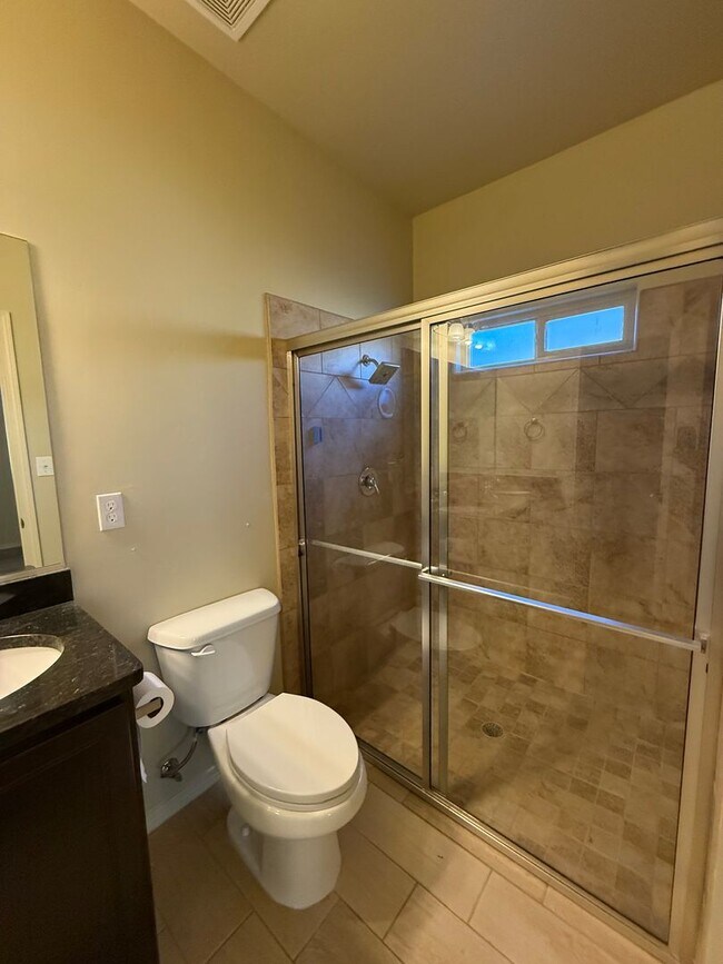 Building Photo - Charming 3BD/2.5BA with Garage in Legends West - Available Now!