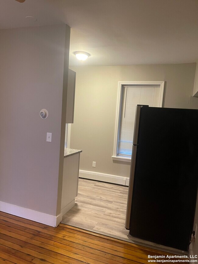 Building Photo - 75 Division St