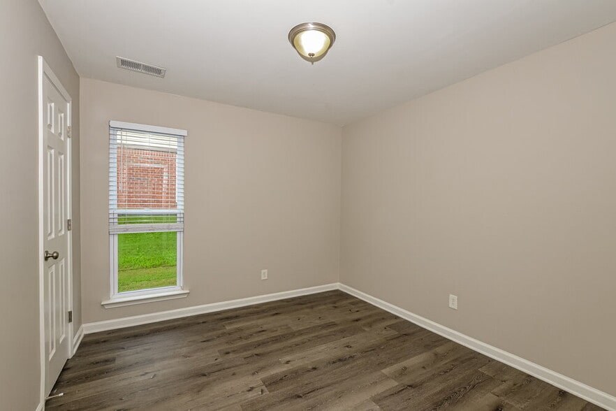 Building Photo - 13183 Sandbourne S
