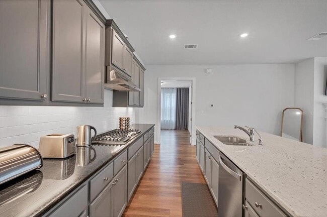 Building Photo - 135 Independence Dr