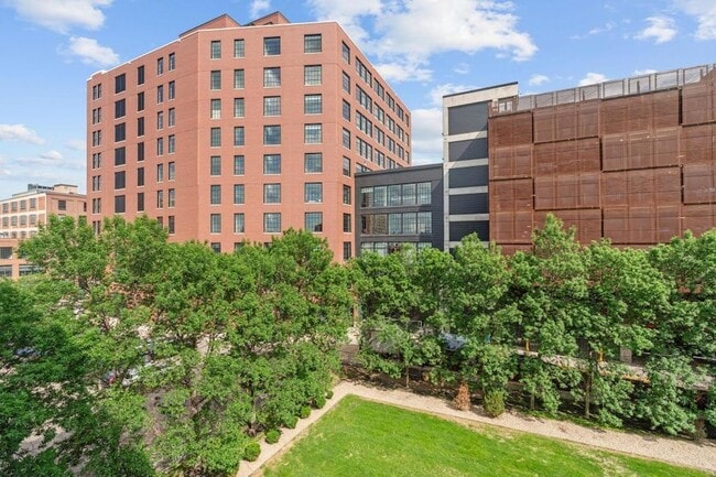 Building Photo - 748 N 3rd St