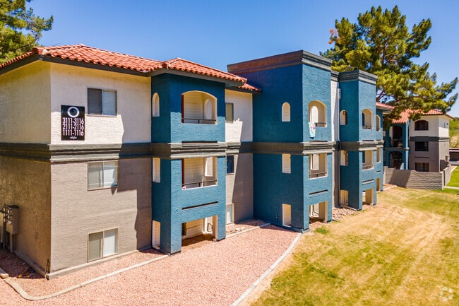 Building Photo - Country Club Verandas