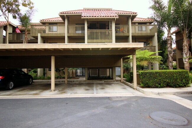 Building Photo - Remodeled 2 bedroom 1 bathroom with large ...