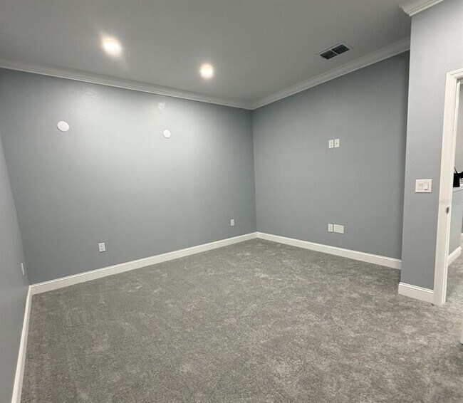 Building Photo - 1450 Irma Rd