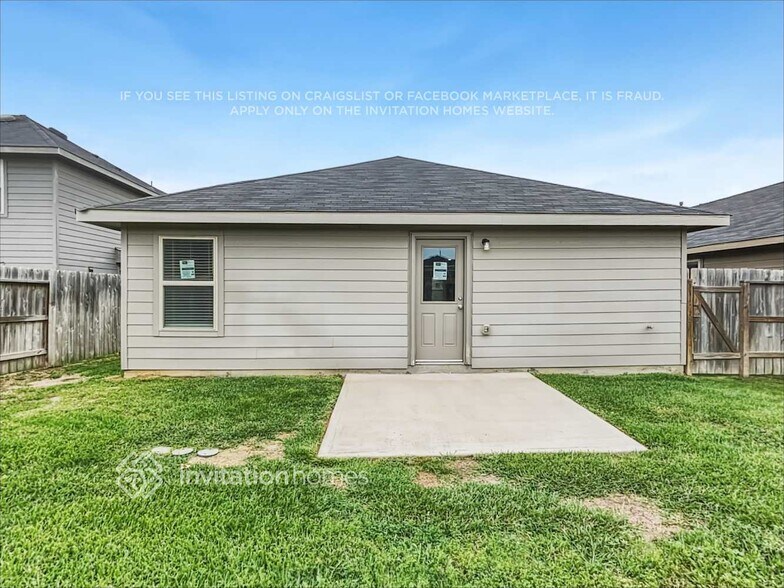 Building Photo - 18739 Mercer Fls Dr