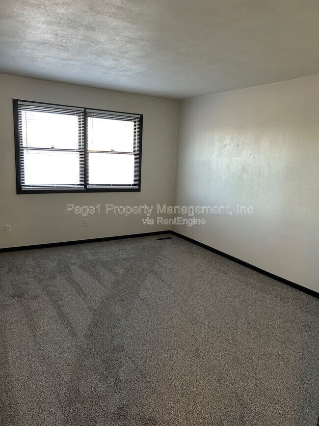 Building Photo - 2918 Grinnell Ct